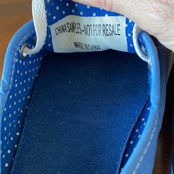 Very Cute Vans, says Sample on tag, blue sneakers size 7 polka dot interior - Picture 7 of 7